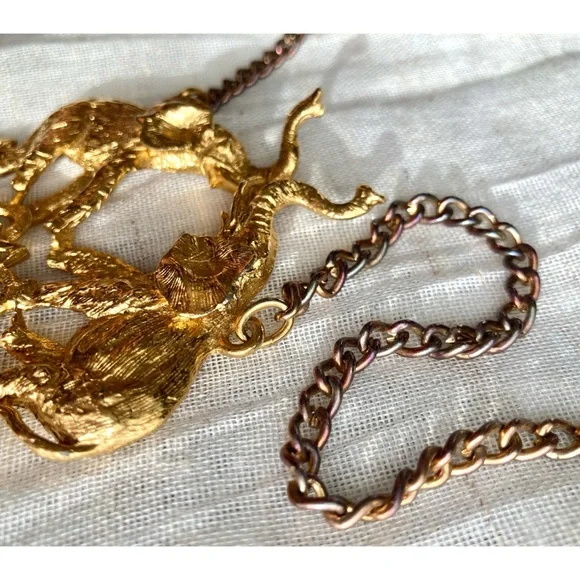 Vintage Elephant Medallion Pendant Necklace Goldtone Oversized - Picture 2 of 9